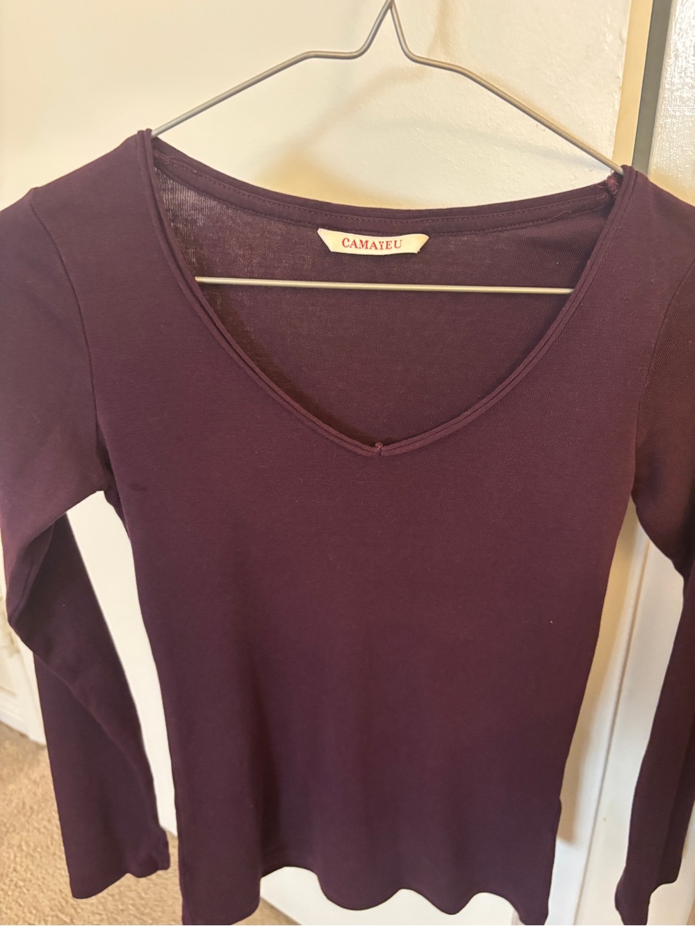 Camayeu Long Sleeve V-Neck Tee in Deep Plum